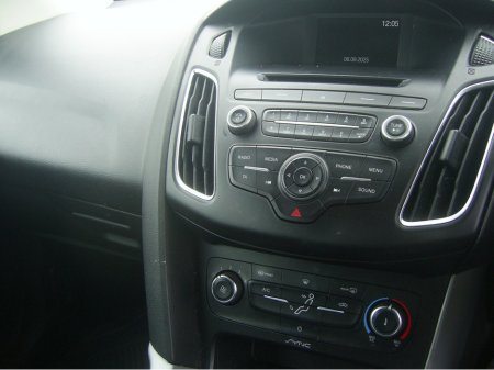 2015 Ford Focus 1.5 TDCI ZETEC 120PS 5DR €6,250 thumbnail