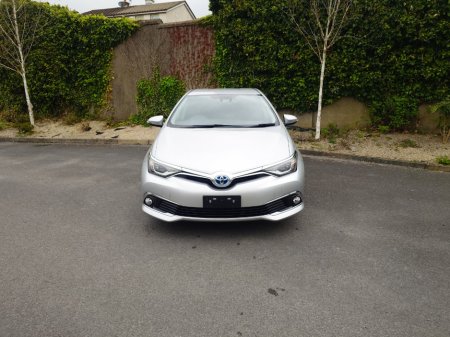 2016 Toyota Auris - thumbnail 2