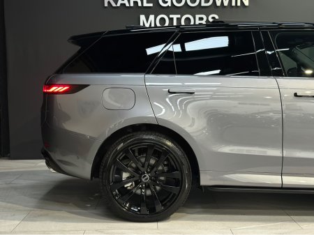 2026 Land Rover Range Rover Sport - thumbnail 6