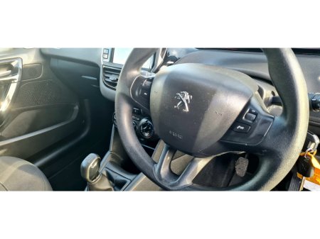 2013 Peugeot 208 1.0L Petrol VTi Active 3dr €4,950 thumbnail