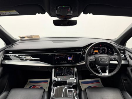 2021 Audi Q7 55 TFSI e S Line €52,950 thumbnail