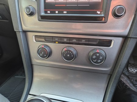 2016 Volkswagen Golf - thumbnail 14