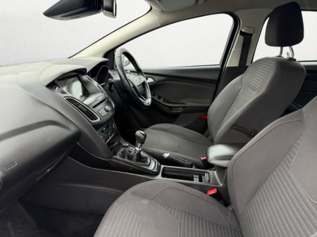 2018 Ford Focus - thumbnail 8