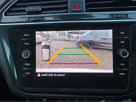 2020 Volkswagen Tiguan CL 2.0 TDI MANUAL 6SPEED FWD 150HP 5DR €22,950 thumbnail