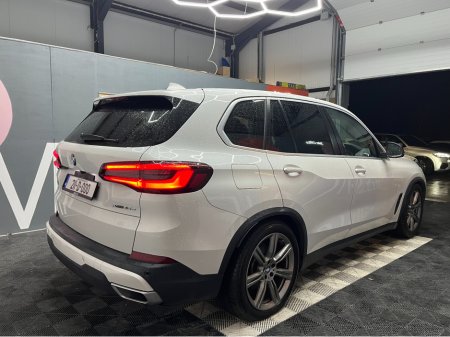 2021 BMW X5 €49950! 2021 BMW X5 xDRIVE45E 3.0 AUTOMATIC / CRUISE CONTROL / 360° PARKING CAMERA / ELECTRIC MEMORY & HEATED SEATS / PANORAMIC SUNROOF / AMBIENT LIGHTS €49,950 thumbnail