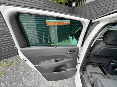 2013 Peugeot 5008 - thumbnail 15