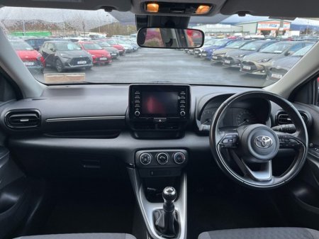 2022 Toyota Yaris - thumbnail 8