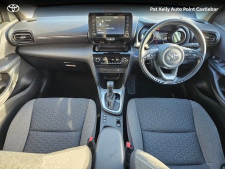 2024 Toyota Yaris Cross YARIS CROSS LUNA €29,900 thumbnail