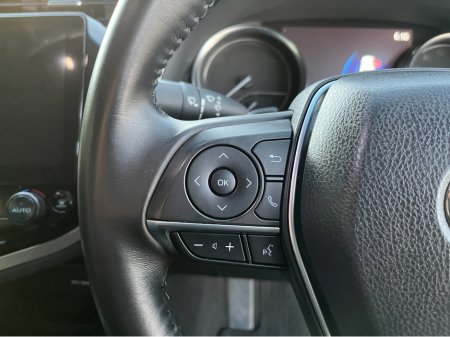 2019 Toyota Camry WS AUTOMATIC HYBRID 2.5 PETROL //HIGH SPEC//FULL LEATHER HEATED SEATS//HEAD UP DISPLAY//KEYLESS ENTRY// €26,950 thumbnail