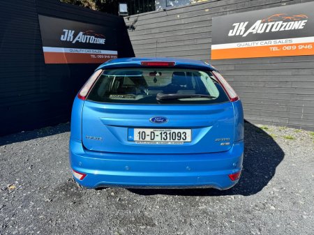 2010 Ford Focus - thumbnail 5