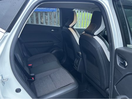 2021 Renault Captur TCE Automatic 1.2 €20,995 thumbnail