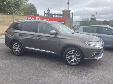 2017 Mitsubishi Outlander ** F.S.H * CAMERA €17,950