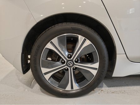 2021 Nissan Leaf 40K EV SV PREMIUM COLD PK 40KW MY2 €12,250 thumbnail