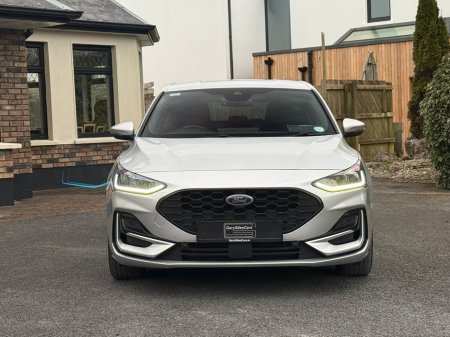 2022 Ford Focus - thumbnail 2