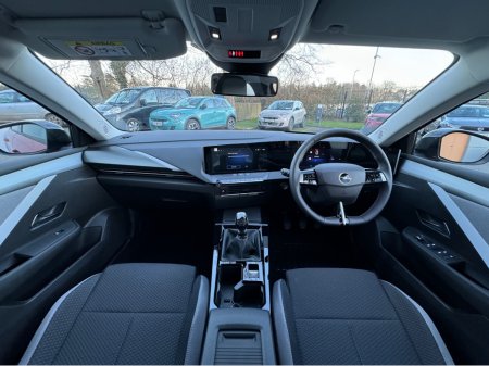 2025 Opel Astra SC | 1.2 | 110PS €32,195