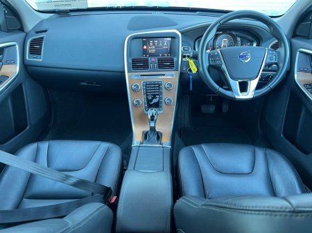 2017 Volvo XC60 D4 CLASSIC 2.0 D // OPENING PAN ROOF // LEATHER HEATED SEATS // REVERSE CAMERA €24,950 thumbnail