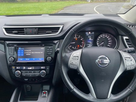 2017 Nissan Qashqai 1.2 SV PREMIUM '17 4DR €13,750 thumbnail