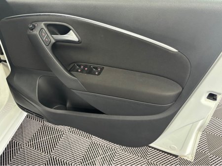 2016 Volkswagen Polo - thumbnail 6