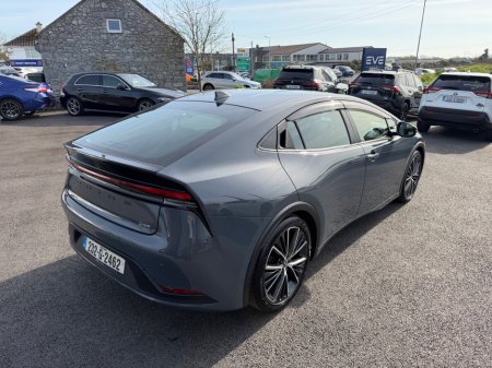 2023 Toyota Prius - thumbnail 3