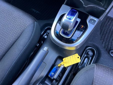 2016 Honda Fit F-PACKAGE 1.5 HYBRID // SERVICE HISTORY // REVERSE CAMERA // DIGITAL CLIMATE CONTROL €10,900 thumbnail