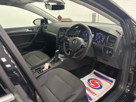 2019 Volkswagen Golf  €17,995 thumbnail