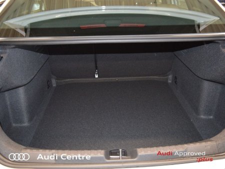 2025 Audi A3 A3 SAL 30 TDI 115HP SE €38,999 thumbnail
