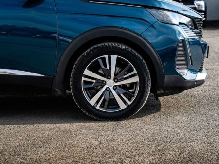 2023 Peugeot 3008 - thumbnail 3