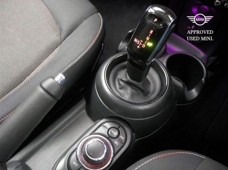 2024 MINI Hatch 3-Door Cooper Classic €29,900 thumbnail