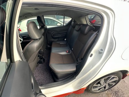 2017 Toyota Aqua - thumbnail 15