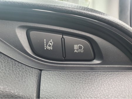 2018 Toyota Yaris - thumbnail 24