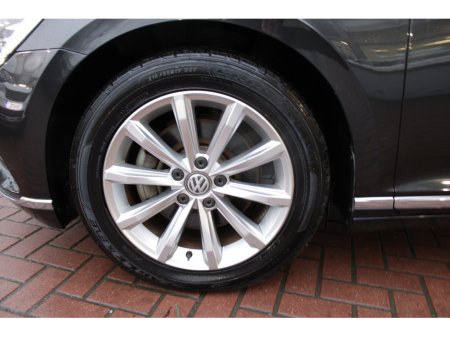 2018 Volkswagen Passat 2.0TDI 150BHP ELEGANCE EDITION 4DR SALOON // 1 OWNER IN IMMACULATE CONDITION // WELL WORTH VIEWING // BUY WITH CONFIDENCE AA AND SIMI APPROVED DEALER 2025 // FINANCE ARRANGED // TRADE INS WELCOME // €19,950 thumbnail