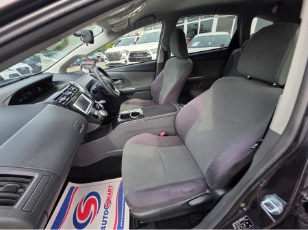 2013 Toyota Prius Alpha - thumbnail 14