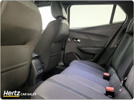 2023 Peugeot 2008 - thumbnail 13