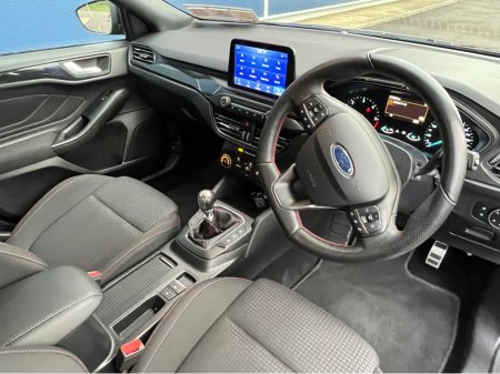 2020 Ford Focus - thumbnail 16