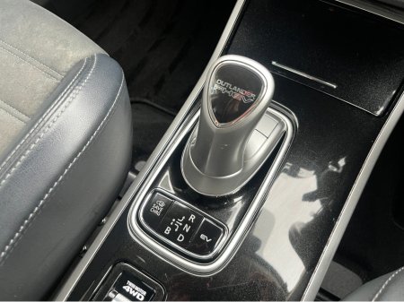 2020 Mitsubishi Outlander G 4WD AUTOMATIC PHEV 2.4 PETROL //HIGH SPEC//HALF LEATHER ELECTRIC HEATED SEATS//HEATED STEERING WHEEL//REVERSE CAMERA//KEYLESS ENTRY// €24,950 thumbnail