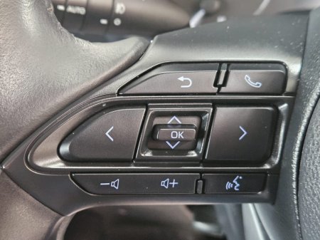 2021 Toyota Yaris - thumbnail 9