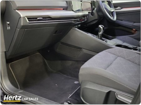 2024 Volkswagen Golf LIFE 110HP Petrol Manual €25,995 thumbnail