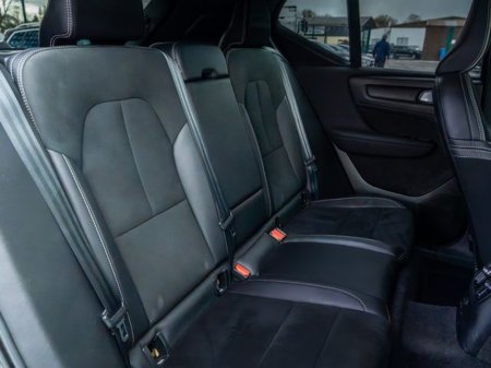 2022 Volvo XC40 - thumbnail 10