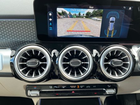 2025 Mercedes-Benz GLB 200 Progressive Plus 7 Seater SUV *Saving €12,779 from New* €58,950 thumbnail