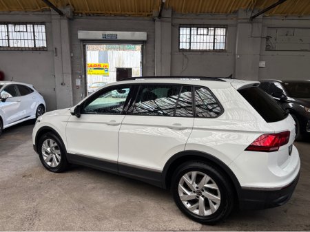 2024 Volkswagen Tiguan - thumbnail 9