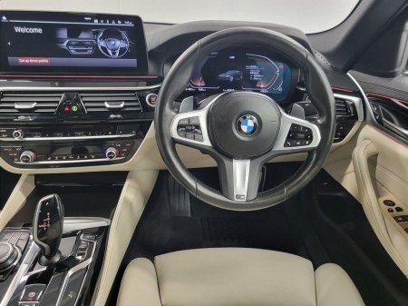 2022 BMW 5 Series - thumbnail 5