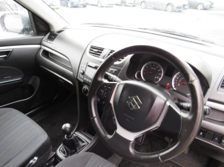 2015 Suzuki Swift - thumbnail 10