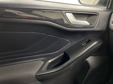 2023 Ford Focus - thumbnail 11