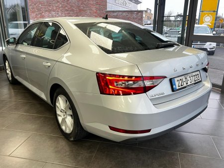 2022 Skoda Superb - view 4