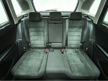 2017 Volkswagen Tiguan - thumbnail 25