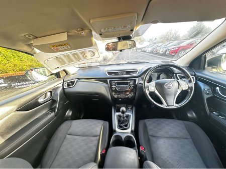 2015 Nissan Qashqai 1.5 DSL SV 4DR €8,950 thumbnail