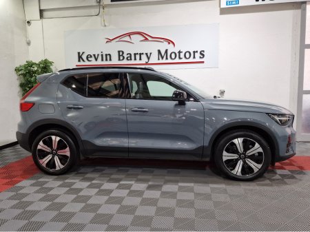 2023 Volvo XC40 T5 ULTIMATE (PAN ROOF) RECHARGE AUTOMATIC **ONE OWNER / APPLE CARPLAY / ELECTRIC SUNROOF / HARMAN KARDON SOUND / HEATED FRONT & REAR SEATS / 360 DEGREE PARKING CAMERA / WIRELESS PHONE CHARGING** €43,900