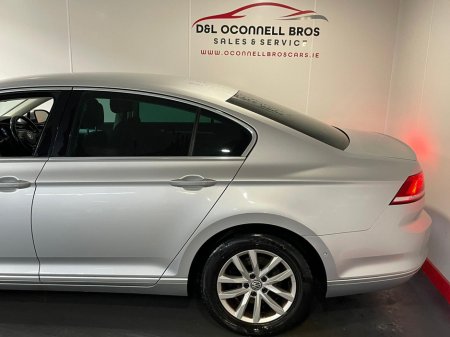 2017 Volkswagen Passat CL 1.6 TDI D7F 120HP 4DR AUTO €13,950 thumbnail