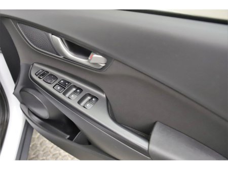 2021 Hyundai Kona 1.0 T-GDI KAUAI EXECUTIVE BI-TONE ROOF 6SPD €19,890 thumbnail