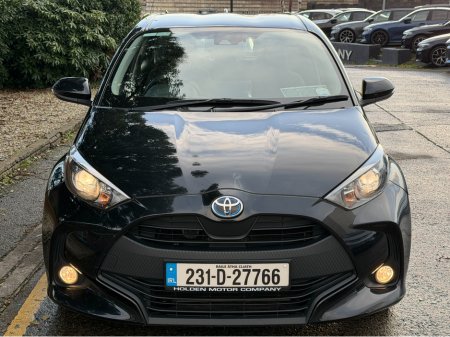 2023 Toyota Yaris 1.5 HYBRID..REAR CAMERA..APPLE CARPLAY €16,900